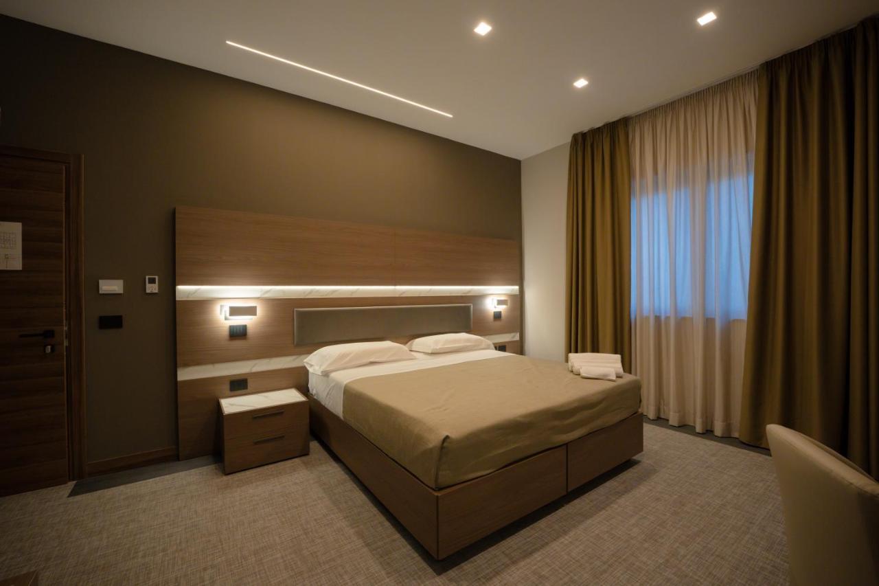 Building Hotel Teverola Dış mekan fotoğraf