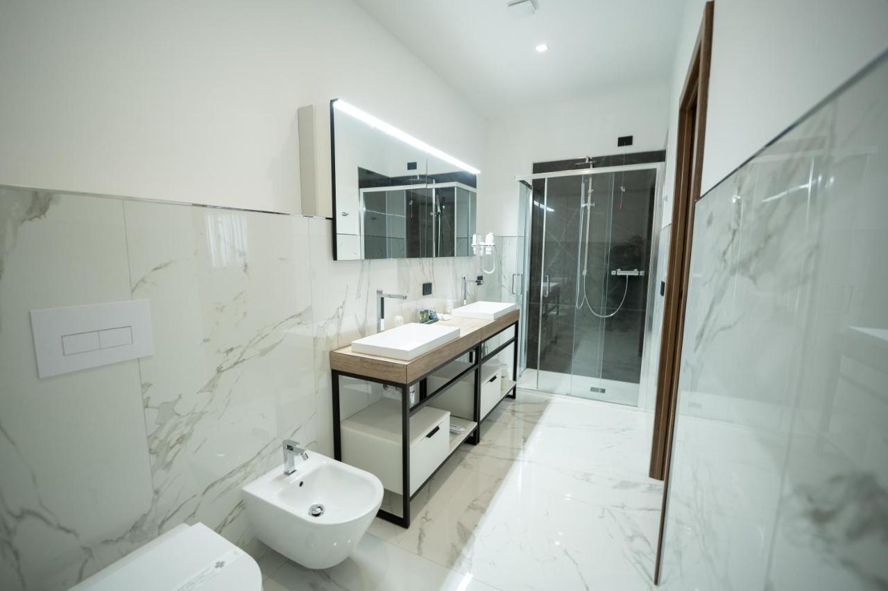 Building Hotel Teverola Dış mekan fotoğraf