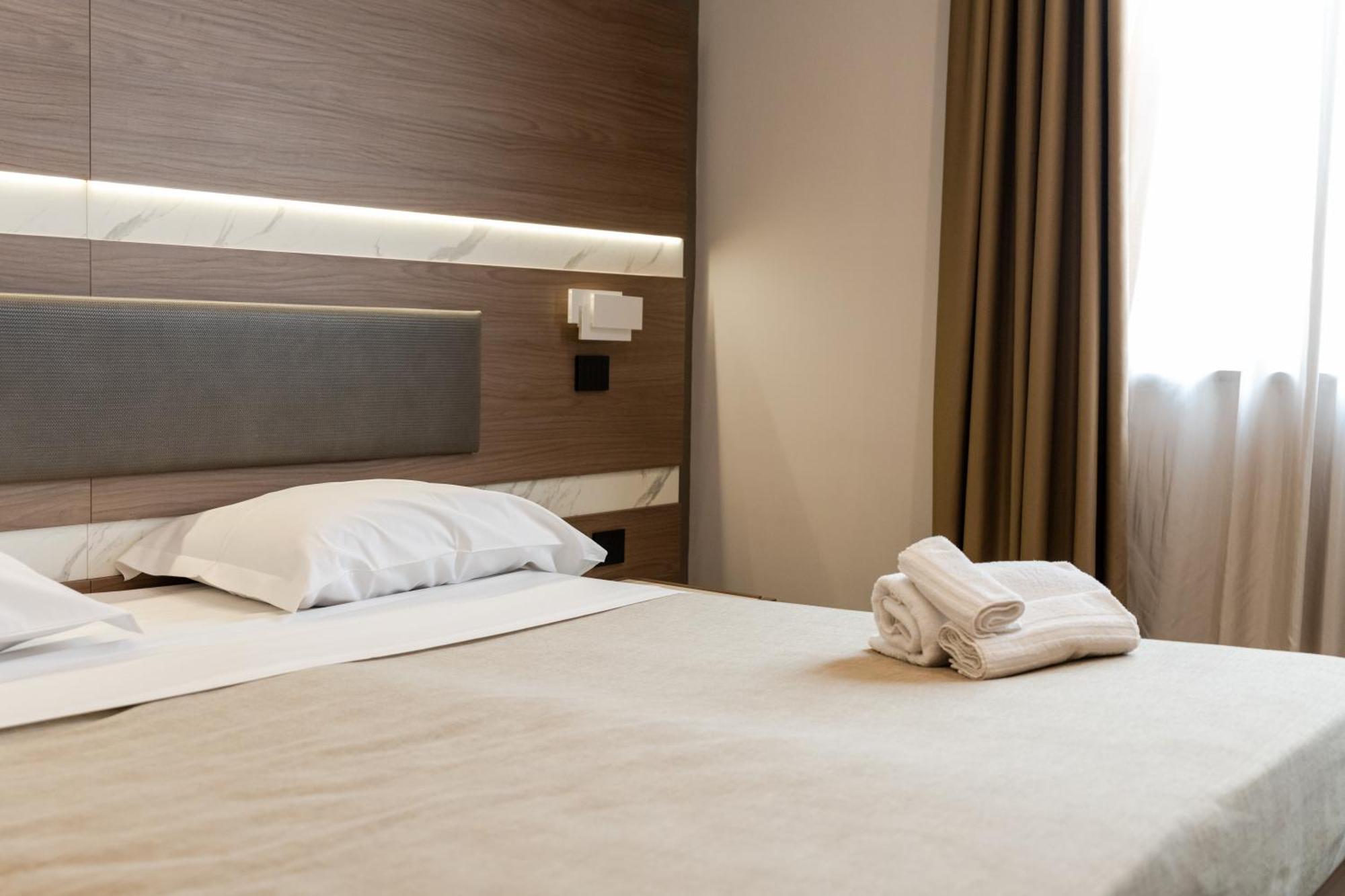 Building Hotel Teverola Dış mekan fotoğraf